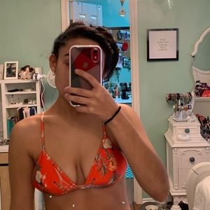 tropical triangl top